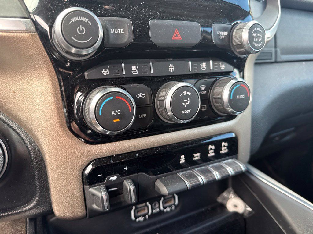 Used 2020 RAM 1500 Laramie AWD/4WD image 11