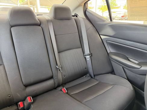 Used 2025 Nissan Altima 2.5 SV FWD image 37