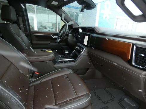 Used 2024 GMC Sierra 1500 Denali w/ Denali Reserve Package image 18