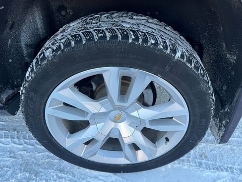 Used 2017 Chevrolet Suburban Premier image 15