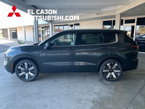 New 2026 Mitsubishi Outlander SEL image 7
