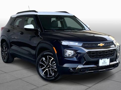 Used 2021 Chevrolet TrailBlazer ACTIV w/ Technology Package image 3