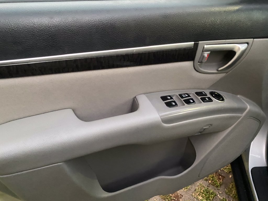 Used 2009 Hyundai Santa Fe GLS FWD image 31