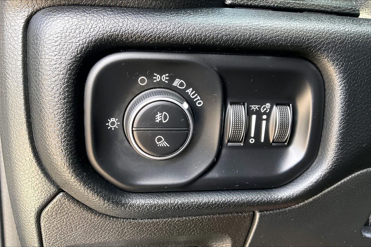 Used 2022 RAM 1500 Laramie w/ Laramie Southwest Edition RWD image 15