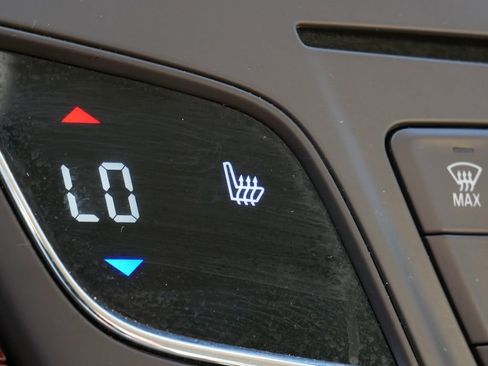 Used 2016 Buick Regal AWD image 24