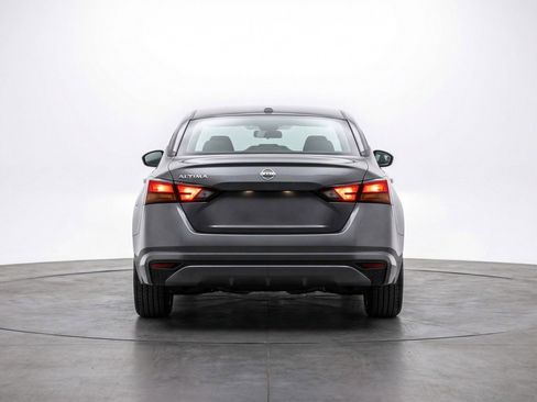 Used 2025 Nissan Altima 2.5 SV image 7