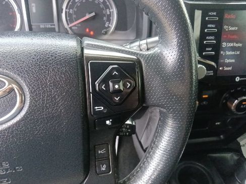 Used 2021 Toyota 4Runner TRD Off-Road AWD/4WD image 19