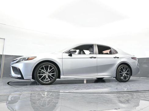 Used 2022 Toyota Camry SE image 55