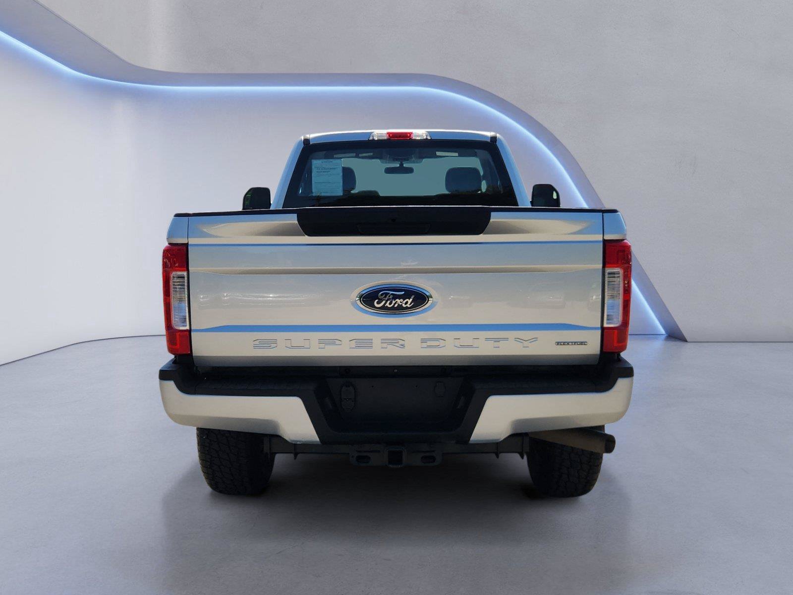 Used 2019 Ford F250 XL w/ Power Equipment Group AWD/4WD image 4
