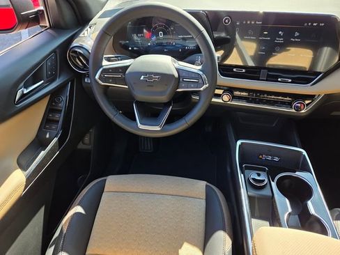 New 2026 Chevrolet Equinox ACTIV w/ Convenience Package III image 17