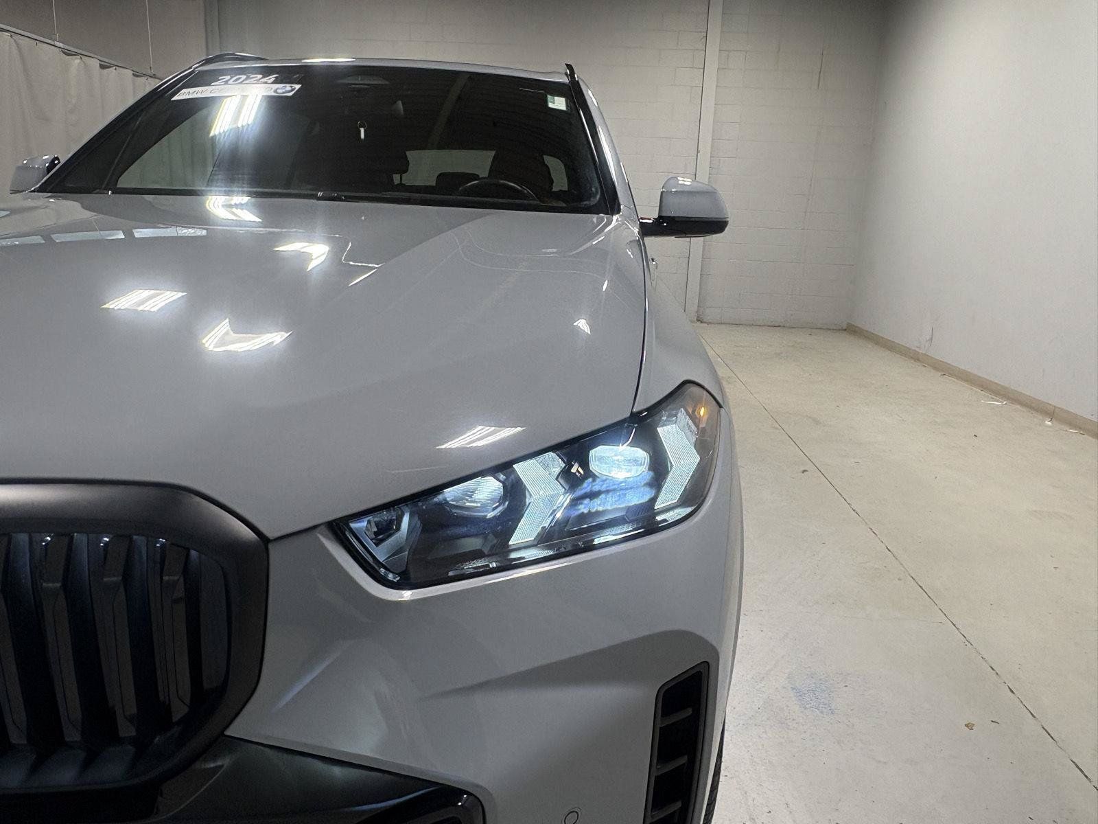 Used 2024 BMW X5 xDrive40i w/ M Sport Package AWD/4WD image 2