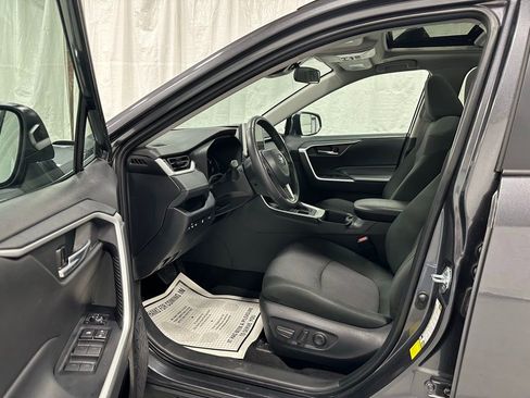 Used 2025 Toyota RAV4 XLE w/ Convenience Package image 10