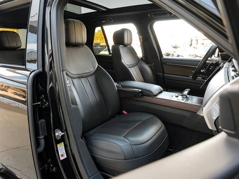 Used 2023 Land Rover Range Rover SE image 36