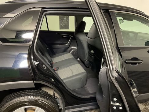 Used 2021 Toyota RAV4 XLE image 32