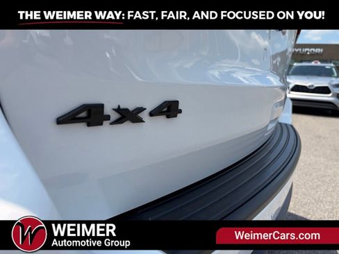 Used 2021 Jeep Grand Cherokee Laredo AWD/4WD image 13