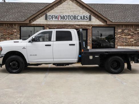 Used 2022 RAM 3500 Tradesman w/ Chrome Appearance Group AWD/4WD image 6