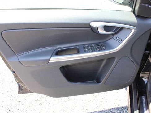 Used 2016 Volvo XC60 T5 Premier image 20