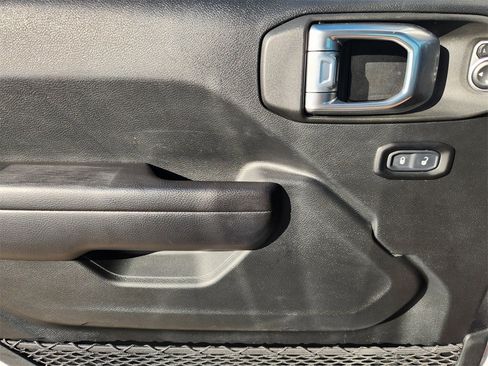 Used 2021 Jeep Gladiator Sport image 22