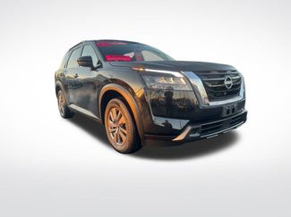 Certified 2025 Nissan Pathfinder SV video 3