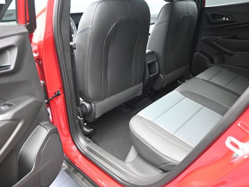 Used 2026 Chevrolet Trax LT w/ Midnight Edition FWD image 26