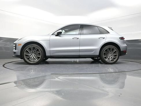 Used 2019 Porsche Macan AWD/4WD image 34