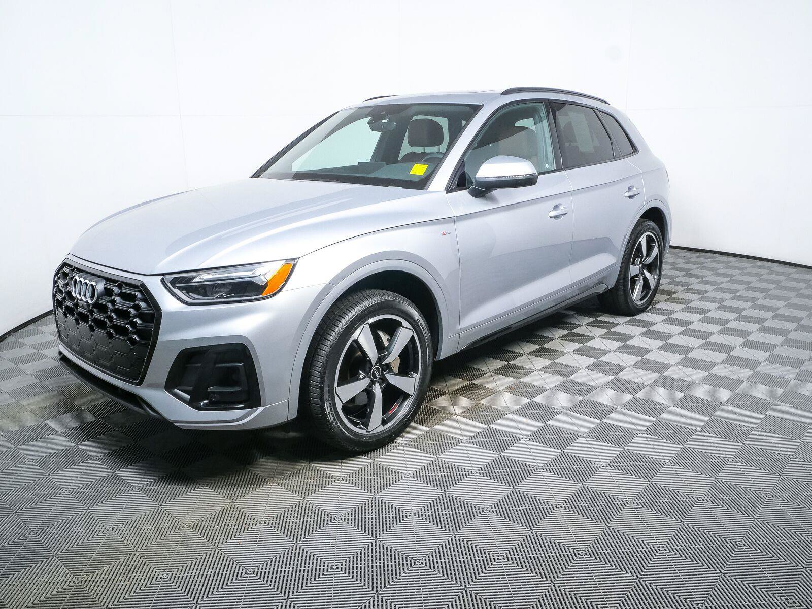Used 2023 Audi Q5 2.0T Premium Plus w/ Premium Plus Package AWD/4WD image 26