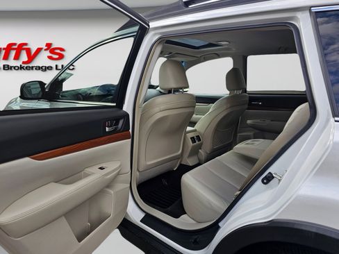 Used 2014 Subaru Outback 2.5i Limited image 22