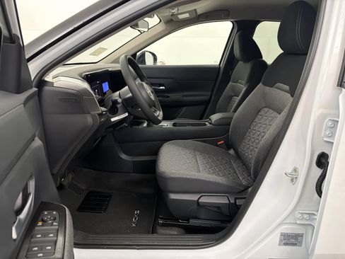 New 2026 Nissan Kicks SV image 14