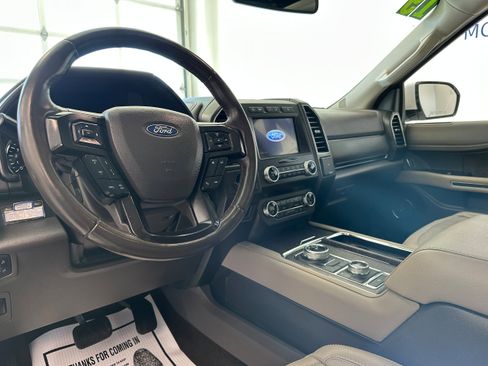 Used 2019 Ford Expedition Limited w/ Equipment Group 301A AWD/4WD image 10