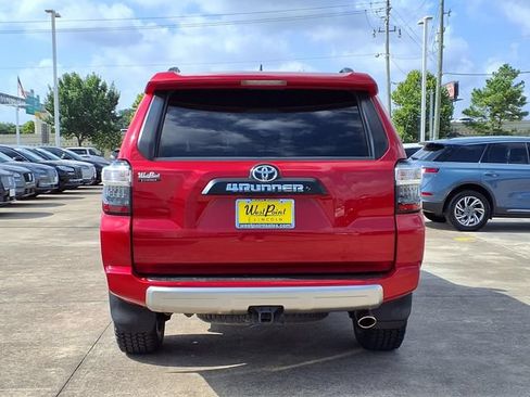 Used 2017 Toyota 4Runner TRD Off-Road Premium w/ Convenience Package AWD/4WD image 23