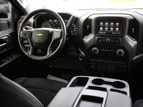 Used 2025 Chevrolet Silverado 2500 Custom w/ Custom Value Package image 30