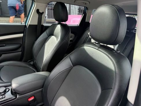 Used 2016 MINI Cooper Clubman FWD image 13