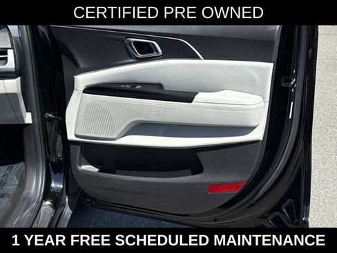 Used 2023 Kia Carnival LX FWD image 8
