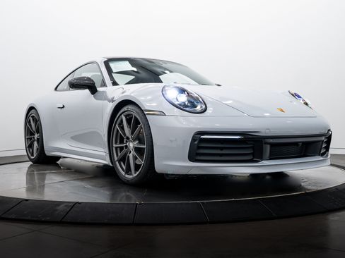 Certified 2024 Porsche 911 Carrera T RWD image 9