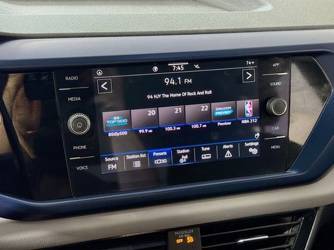 Used 2023 Volkswagen Taos SE w/ Panoramic Sunroof Package FWD image 18