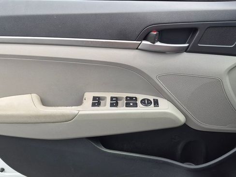 Used 2017 Hyundai Elantra SE FWD image 7