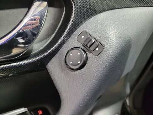 Used 2015 Nissan Rogue SL image 40