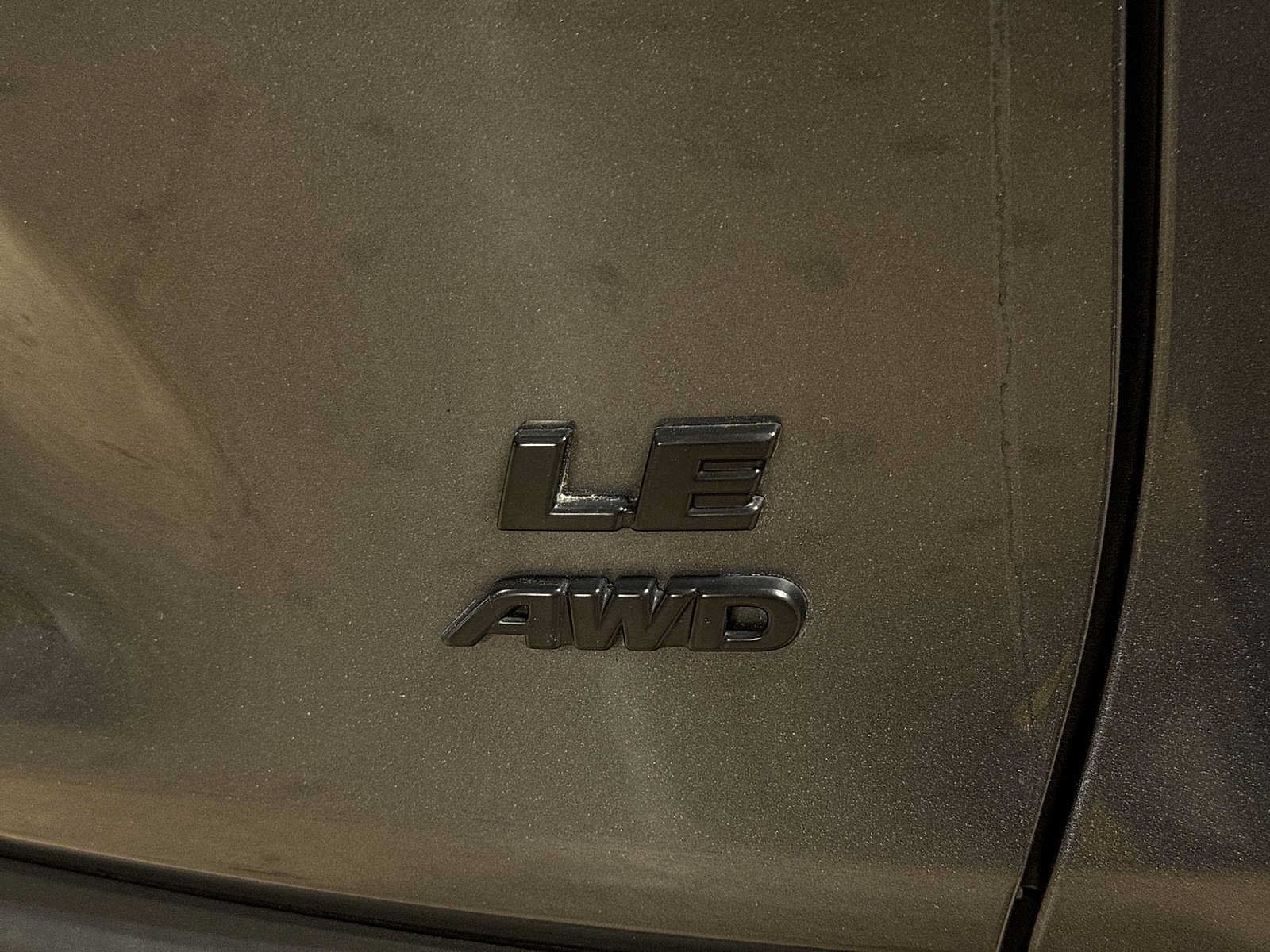 Used 2019 Toyota RAV4 LE AWD/4WD image 25