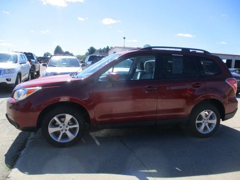 Used 2016 Subaru Forester 2.5i Premium w/ All-Weather Package AWD/4WD image 3