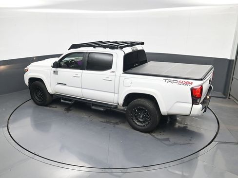 Used 2018 Toyota Tacoma TRD Sport image 33