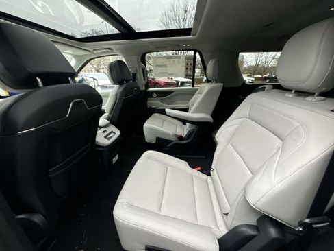 New 2025 Lincoln Navigator L Reserve image 23