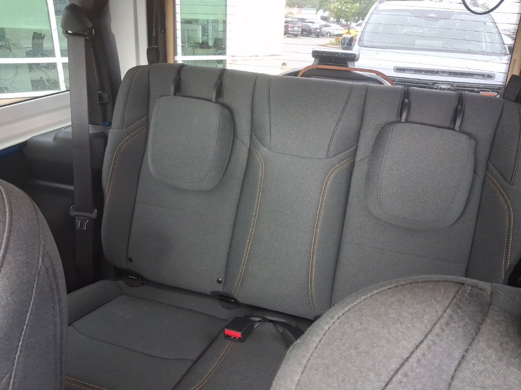 Used 2025 Jeep Wrangler Sport AWD/4WD image 23