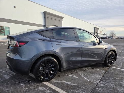 Used 2020 Tesla Model Y Long Range image 7