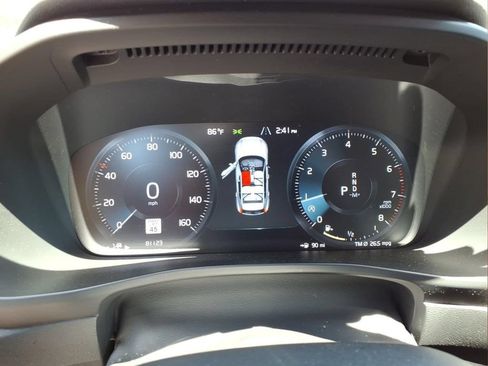 Used 2019 Volvo XC40 T5 R-Design AWD/4WD image 14