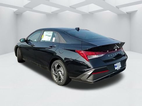 New 2025 Hyundai Elantra SEL image 7