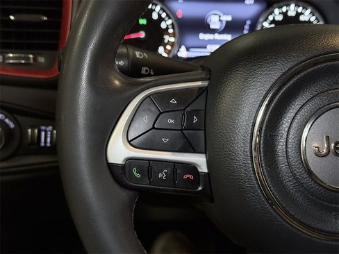 Used 2020 Jeep Renegade Trailhawk image 32