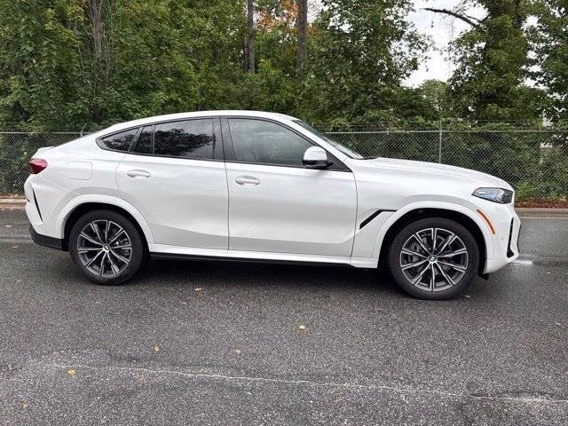 Used 2024 BMW X6 xDrive40i w/ Premium Package AWD/4WD image 4