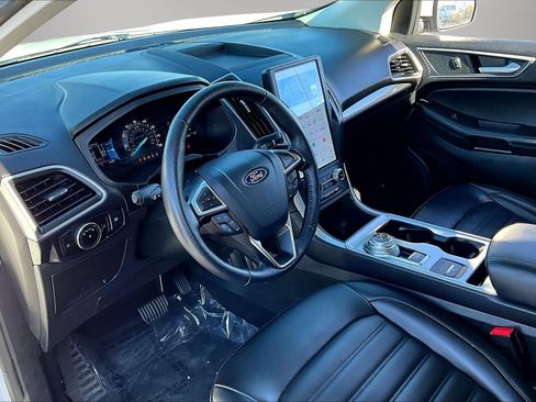 Used 2024 Ford Edge SEL image 17