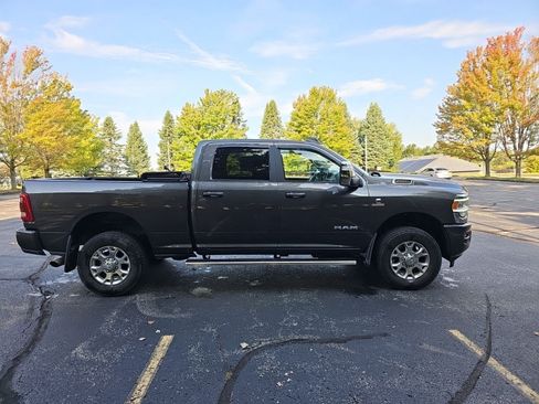 Used 2024 RAM 2500 Laramie AWD/4WD image 7