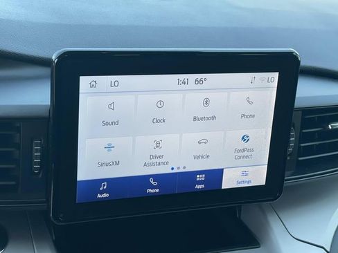 Used 2023 Ford Explorer XLT image 12